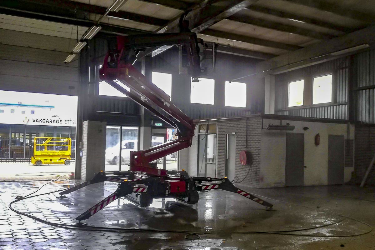 Schoonspuiten loods Roosendaal