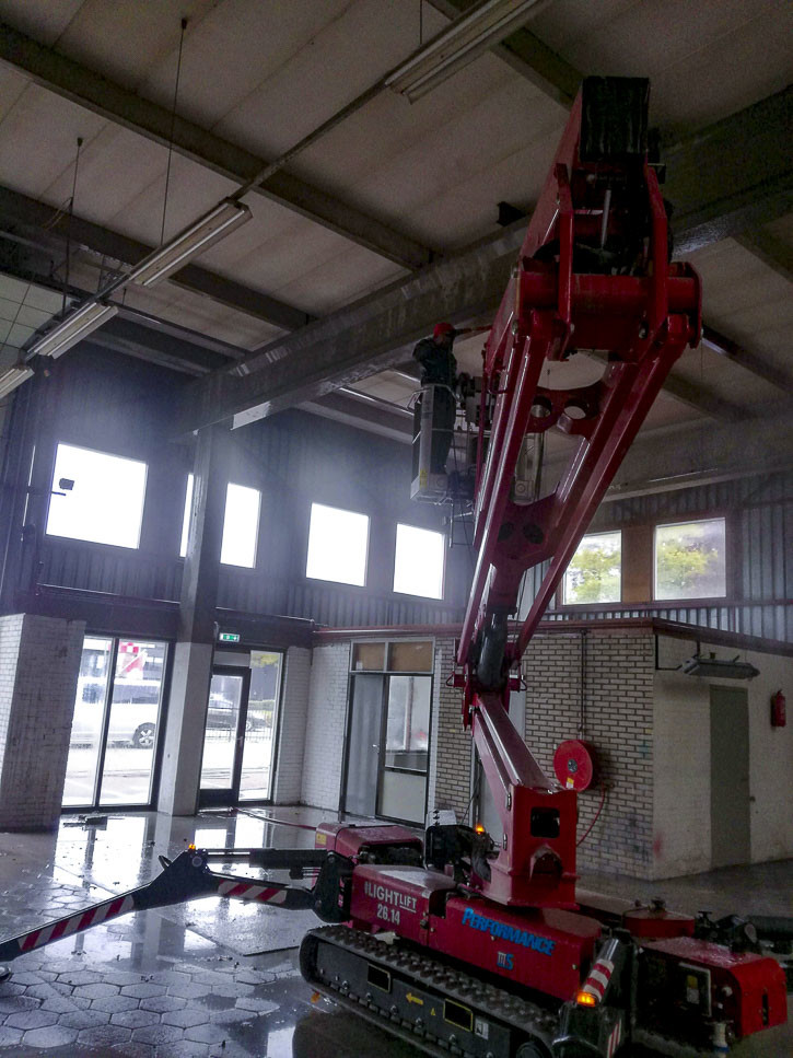 Bedrijfshal reinigen Roosendaal
