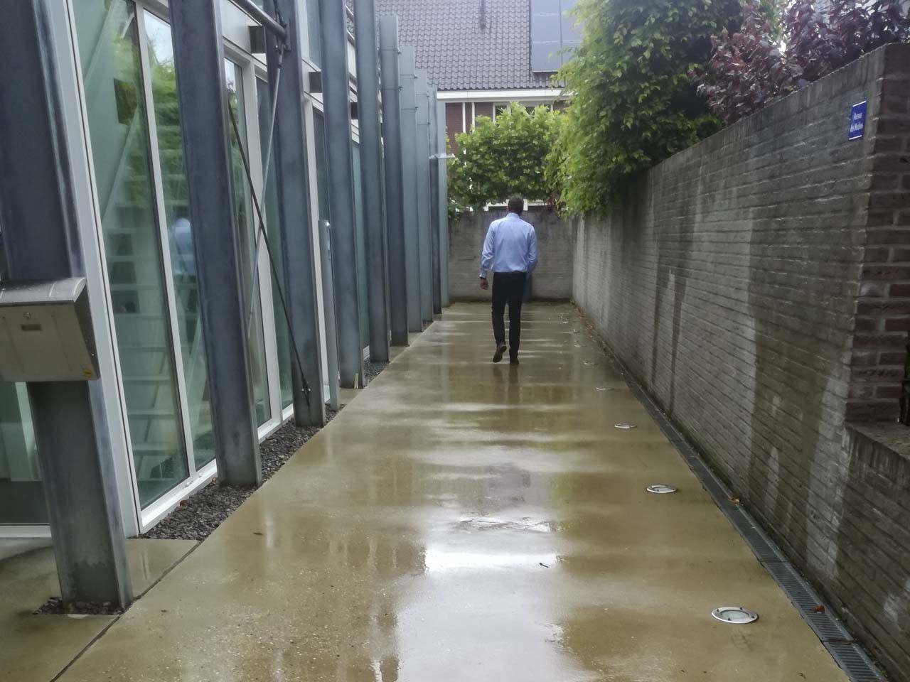 Betonvloer reinigen Bavel