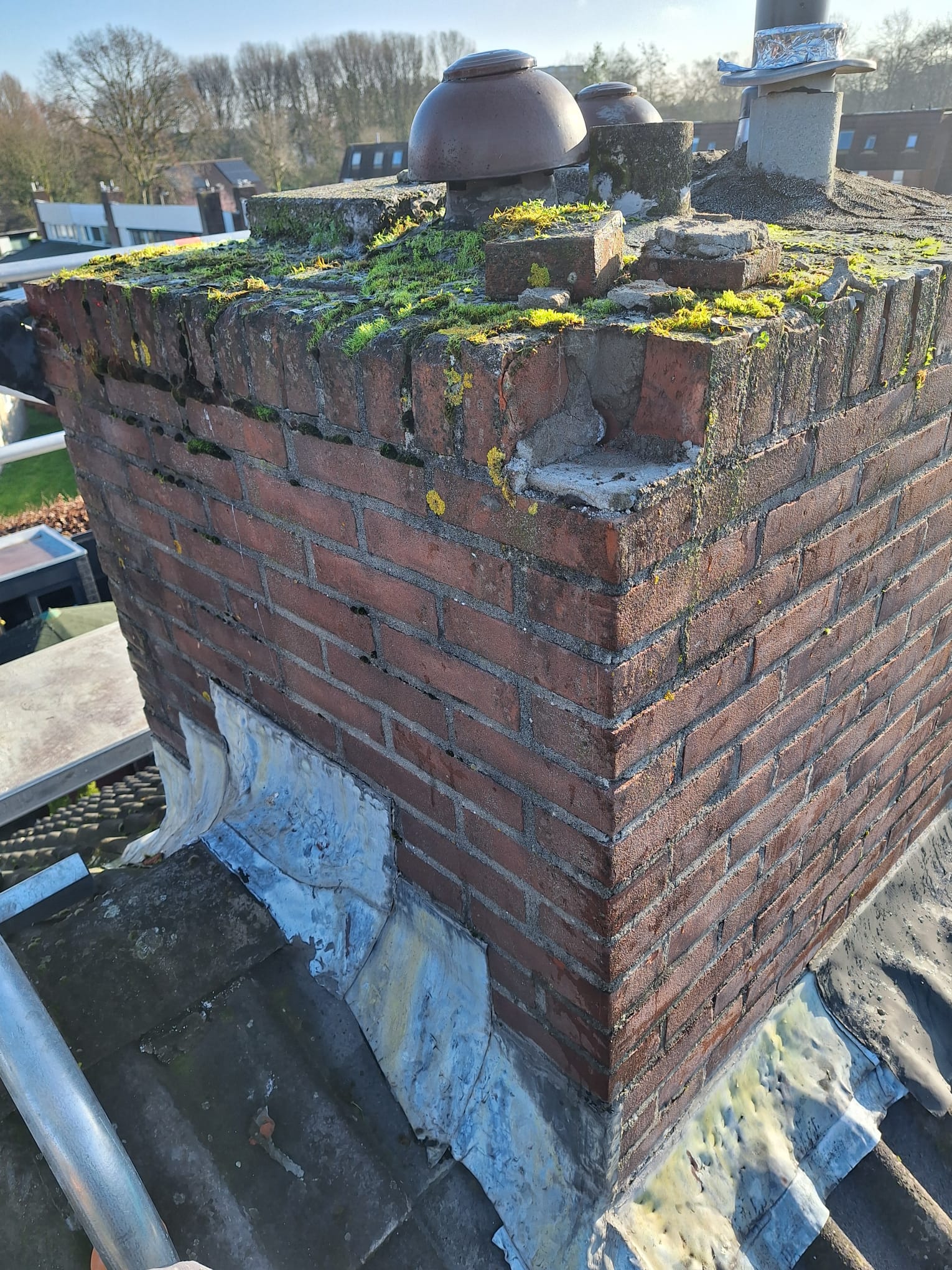 Schoorsteen renoveren Roosendaal VOOR