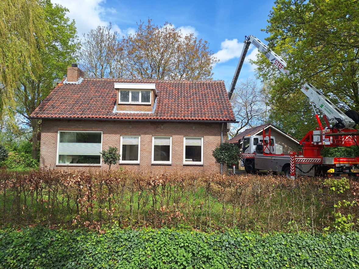 Dak schoonmaken Zevenbergschen Hoek voorkant NA